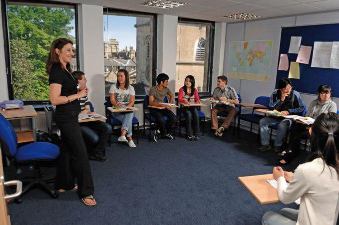 دوره های تخصصی آموزش زبان انگلیسی برای  معلمان در کالج British study centers