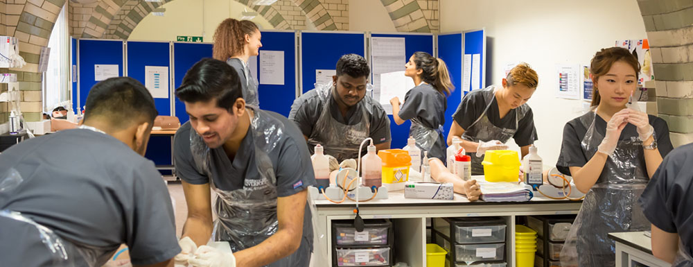  تحصیل پزشکی در دانشگاه university of liverpool